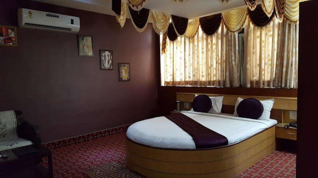 Hotel Vinayak Palace Bilaspur  Exterior photo
