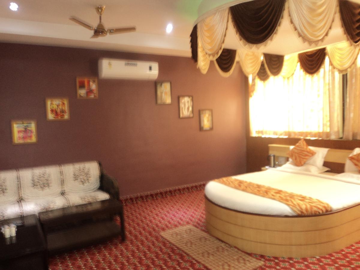 Hotel Vinayak Palace Bilaspur  Exterior photo