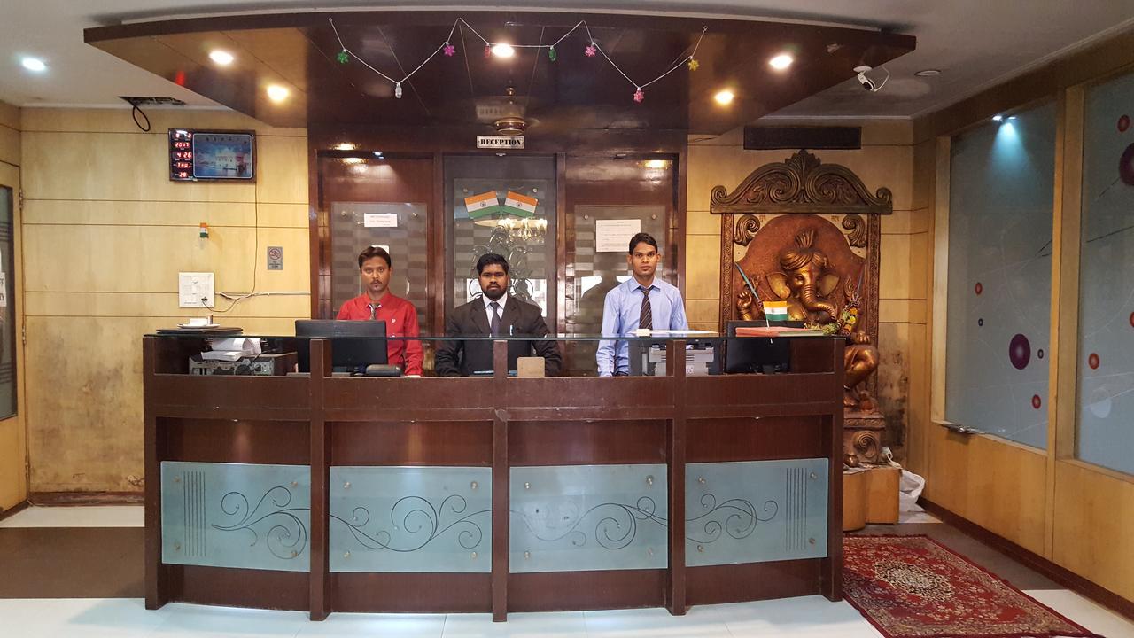 Hotel Vinayak Palace Bilaspur  Exterior photo