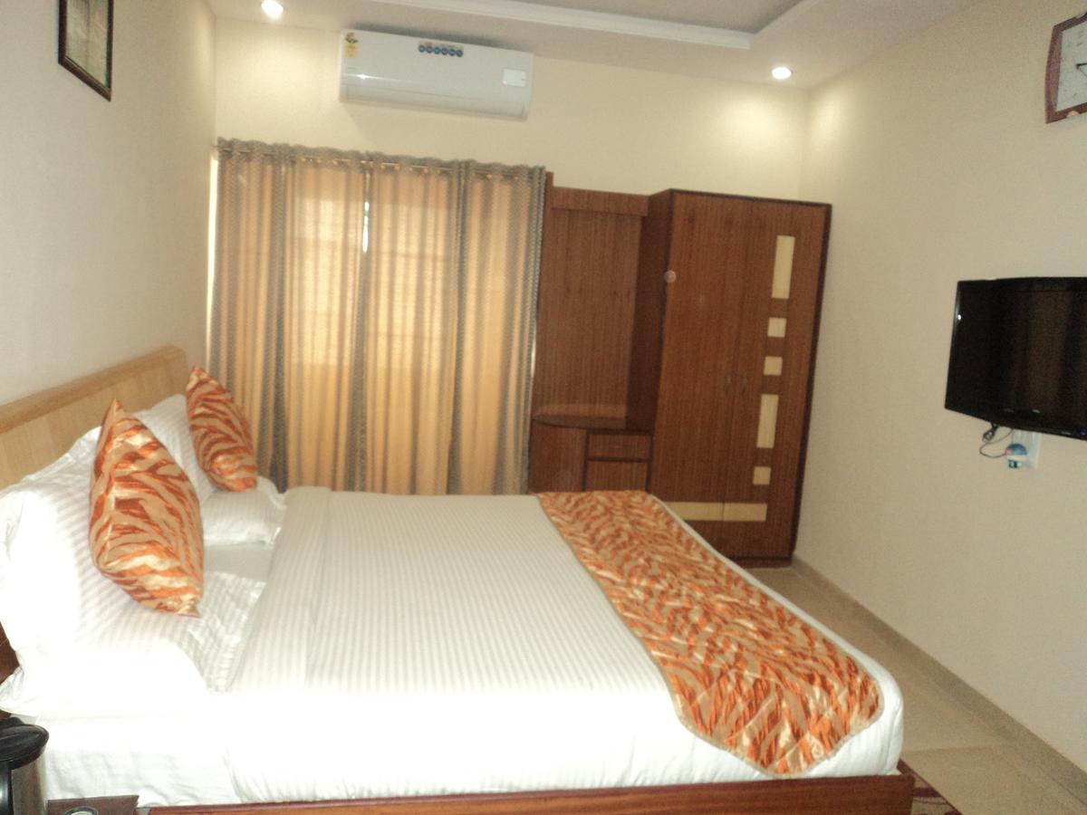 Hotel Vinayak Palace Bilaspur  Exterior photo