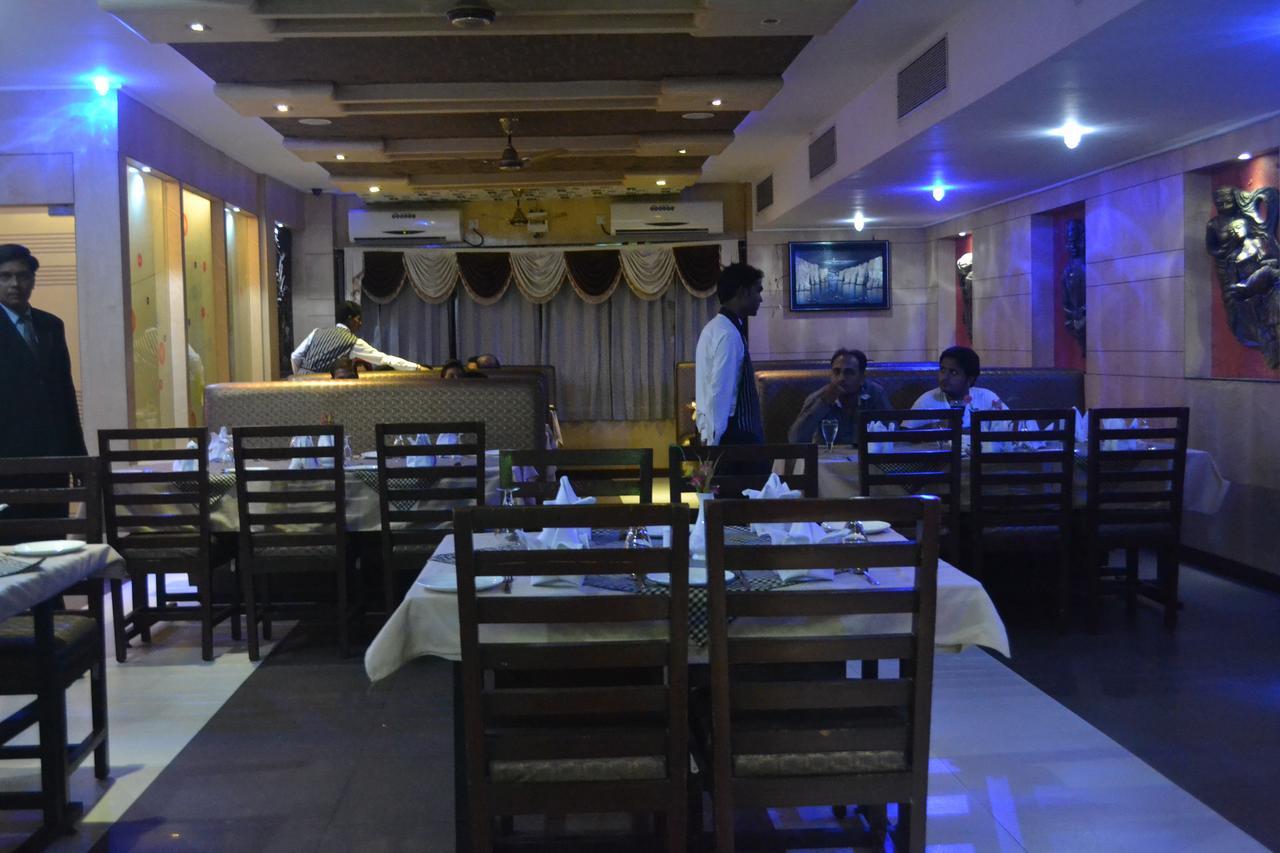 Hotel Vinayak Palace Bilaspur  Exterior photo
