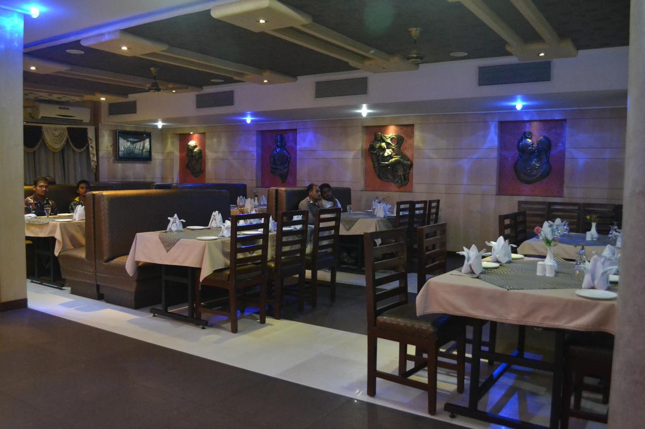 Hotel Vinayak Palace Bilaspur  Exterior photo